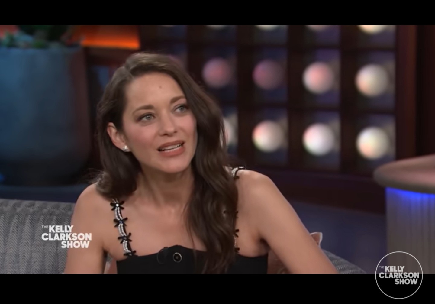 En promo à New York, Marion Cotillard jure qu’elle évite de prendre l’avion