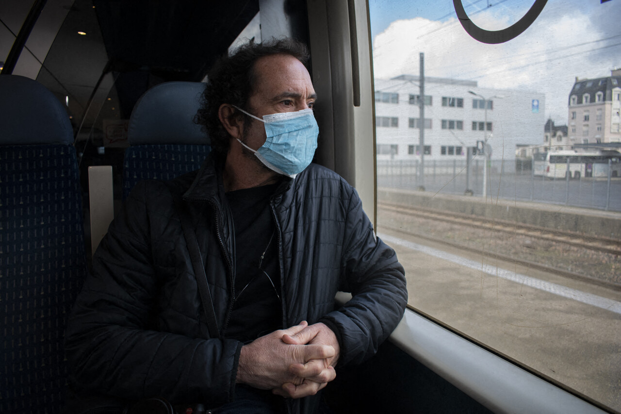 en pleine nouvelle vague, faut-il se remettre à porter un masque en France ?