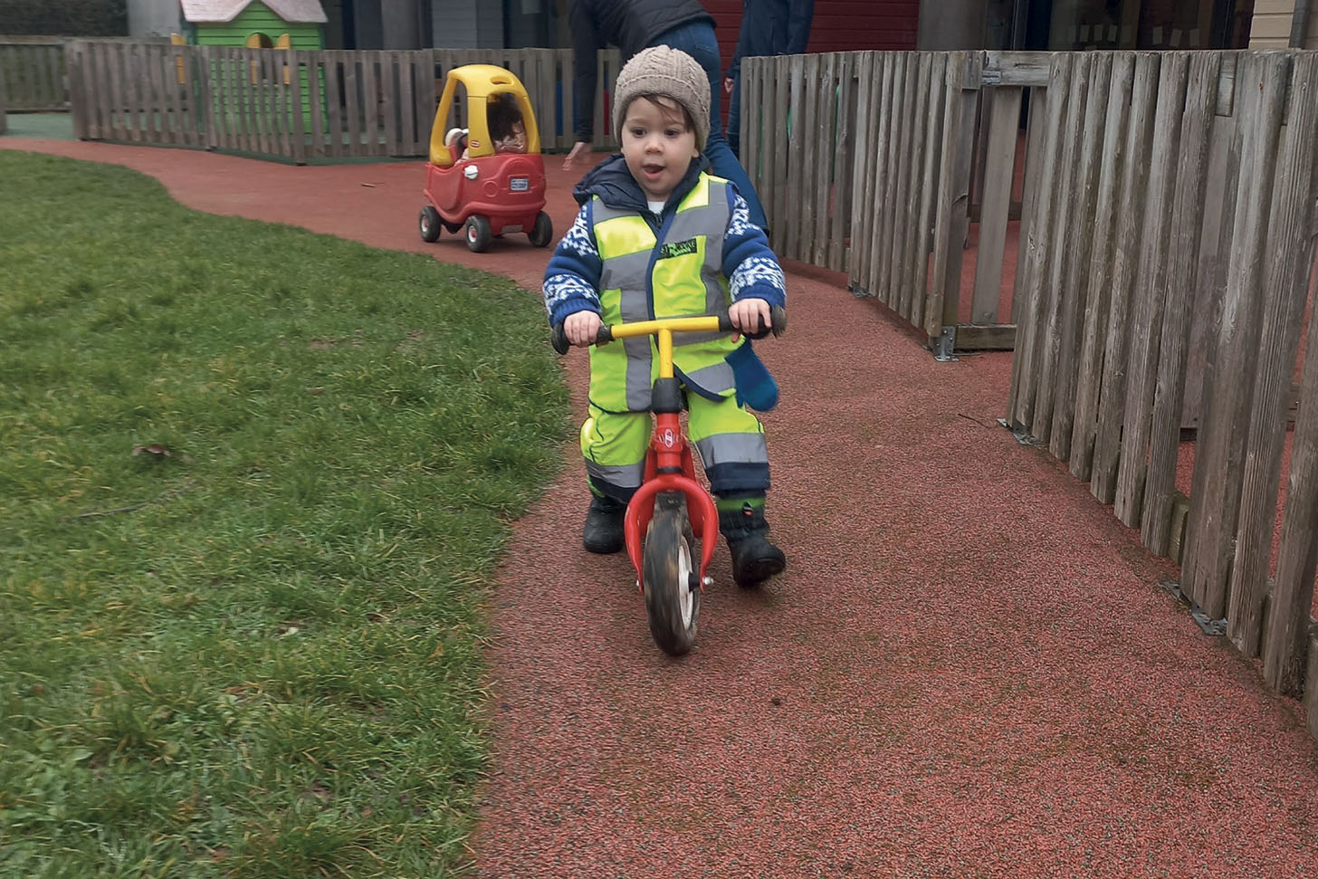 dans le jardin de la crèche Colette, Rennes