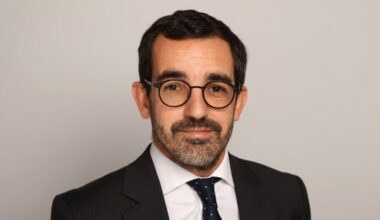 à l’hystérie collective, préférons le retour au débat