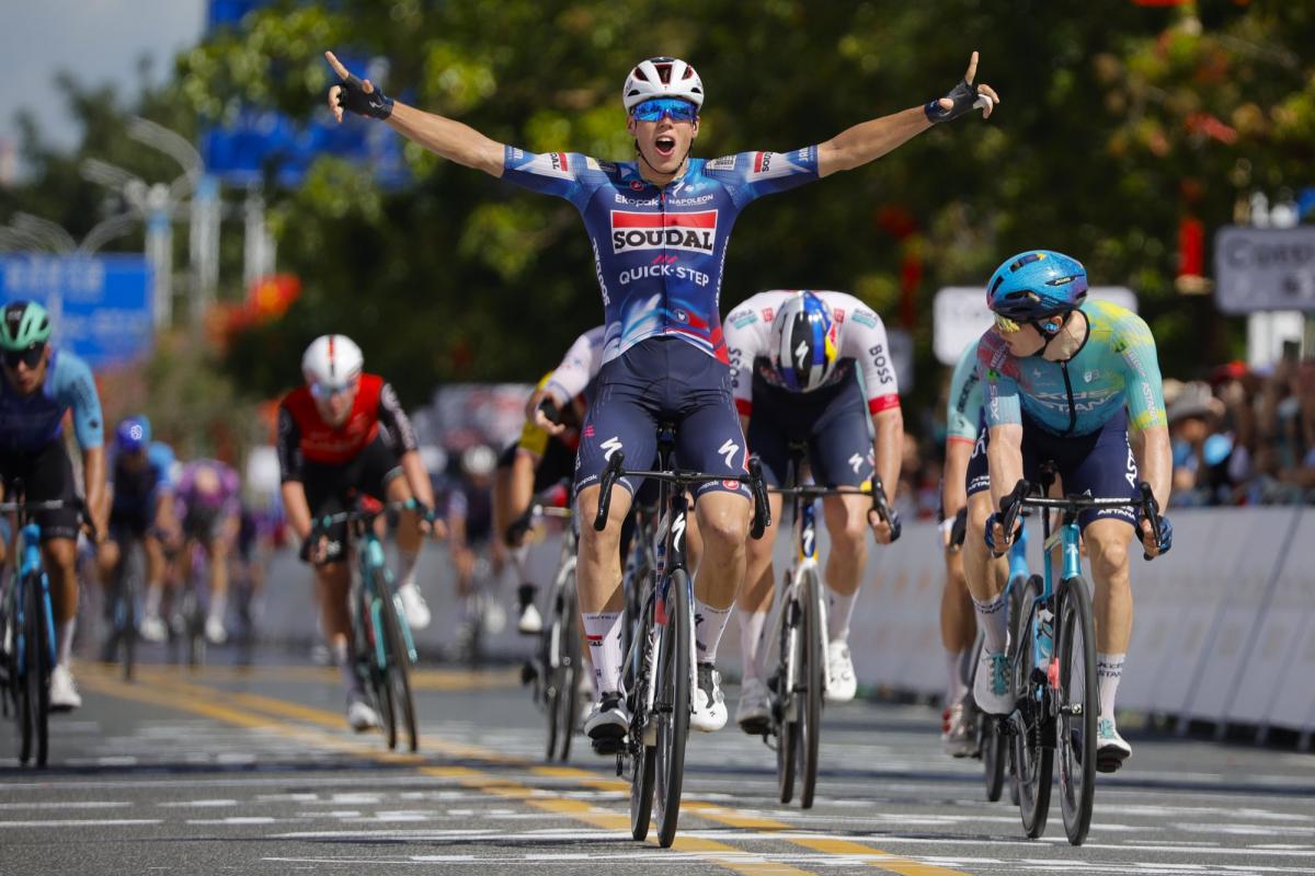 Paul Magnier ne s'arrête plus : le Français remporte la première étape du Tour de Guangxi, sa 15e victoire en 2025 - L'Équipe