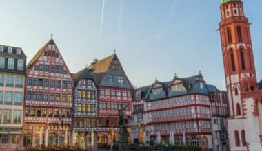Des Néerlandais fuient les prix élevés en bus vers l'Allemagne