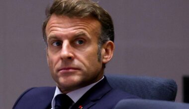Emmanuel Macron salue les sanctions américaines contre Moscou