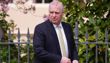 ses filles Eugenie et Beatrice fuient le Royaume-Uni en plein scandale