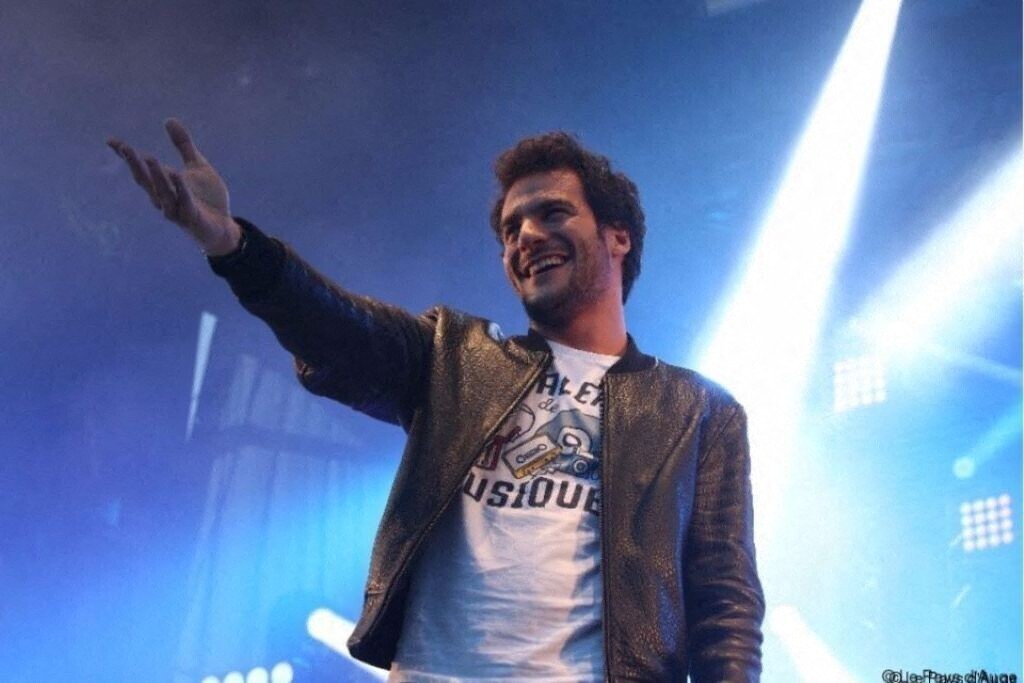 pourquoi la venue de l'artiste fait polémique