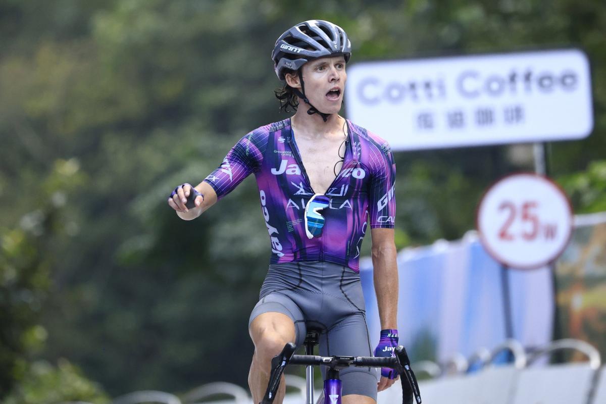 Paul Double vainqueur d'étape et nouveau leader du Tour du Guangxi, devant Victor Lafay - L'Équipe