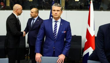 à l'Otan, les États-Unis mettent sous pression l'Europe et la Russie