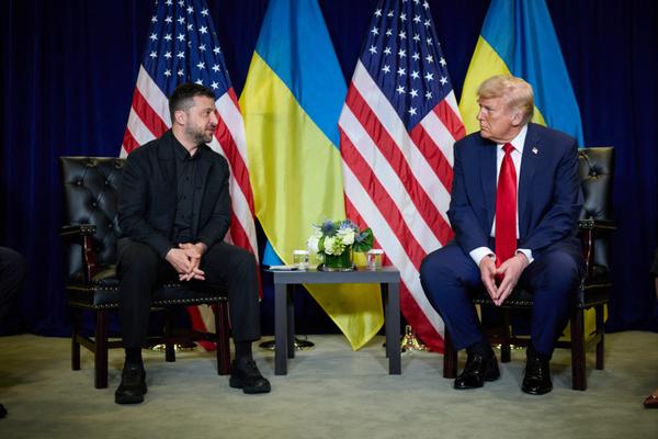 Le dirigeant américain a fait savoir que le président ukrainien Volodymyr Zelensky avait demandé des Tomahawks lors de leur entretien téléphonique samedi à propos d’une nouvelle livraison d’armes à Kiev.