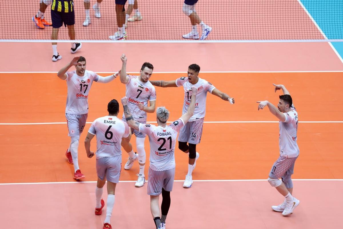 Trévor Clévenot remporte la Supercoupe de Turquie avec Ankara face au Fenerbahçe d'Earvin Ngapeth et Barthélémy Chinenyeze