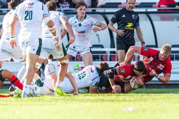 Porté par le massif David Ribbans, Esteban Abadie a inscrit son quatrième essai avec Toulon.