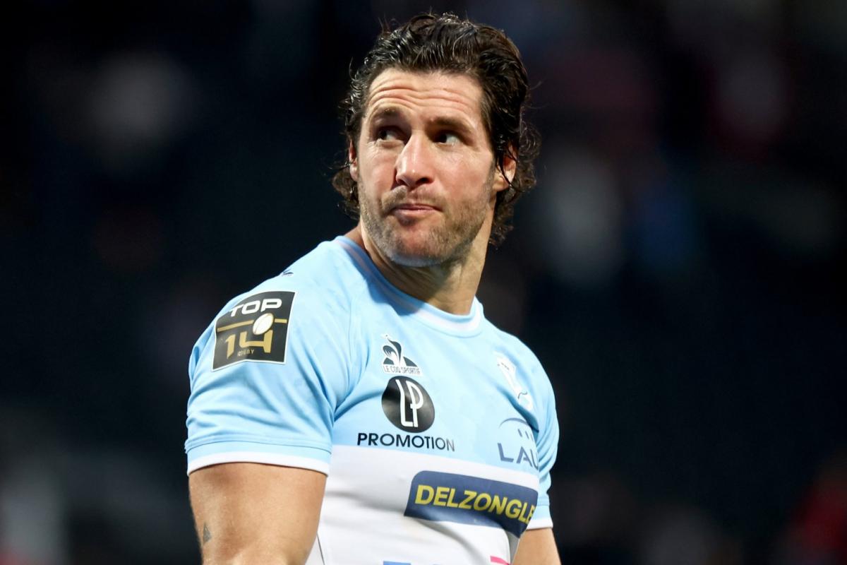 Le demi de mêlée de Bayonne Maxime Machenaud sort en larmes sur la pelouse de Pau - L'Équipe