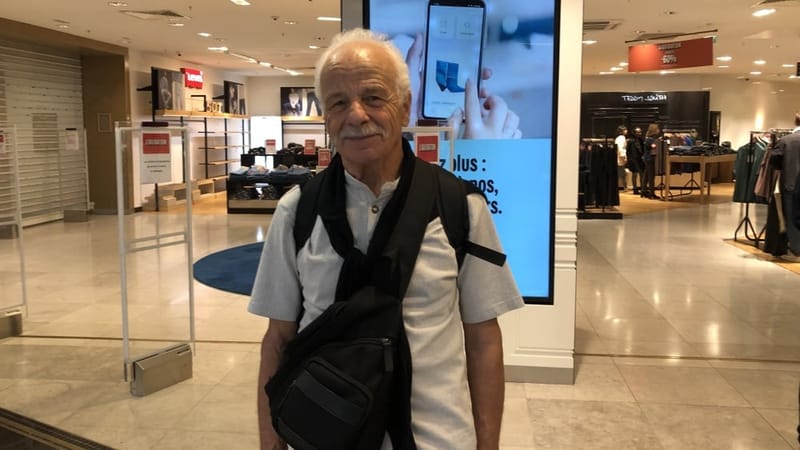 Daniel, 77 ans et habitant de l'Estaque, se souvient de l'achat de son premier "pardessus" aux Galeries Lafayette du centre Bourse.