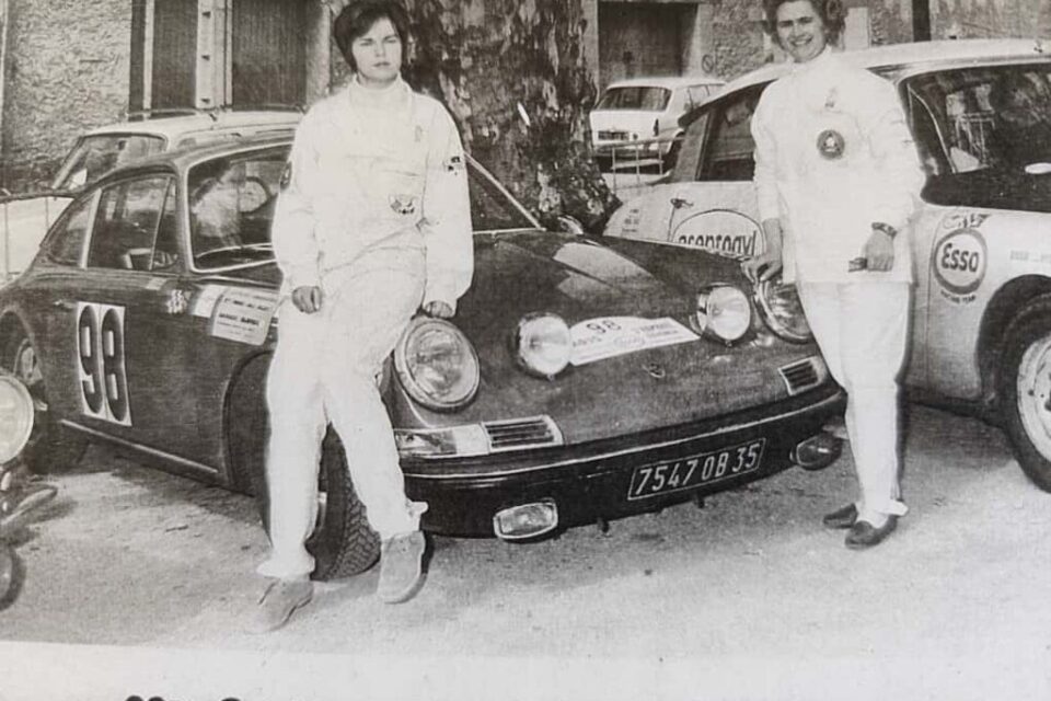 Denise avec l'une de ses coéquipières lors du Paris Saint-Raphaël