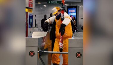 VIDÉO. Ils reproduisent "Les bronzés font du ski" dans le métro de Toulouse et font le buzz pour leurs restos