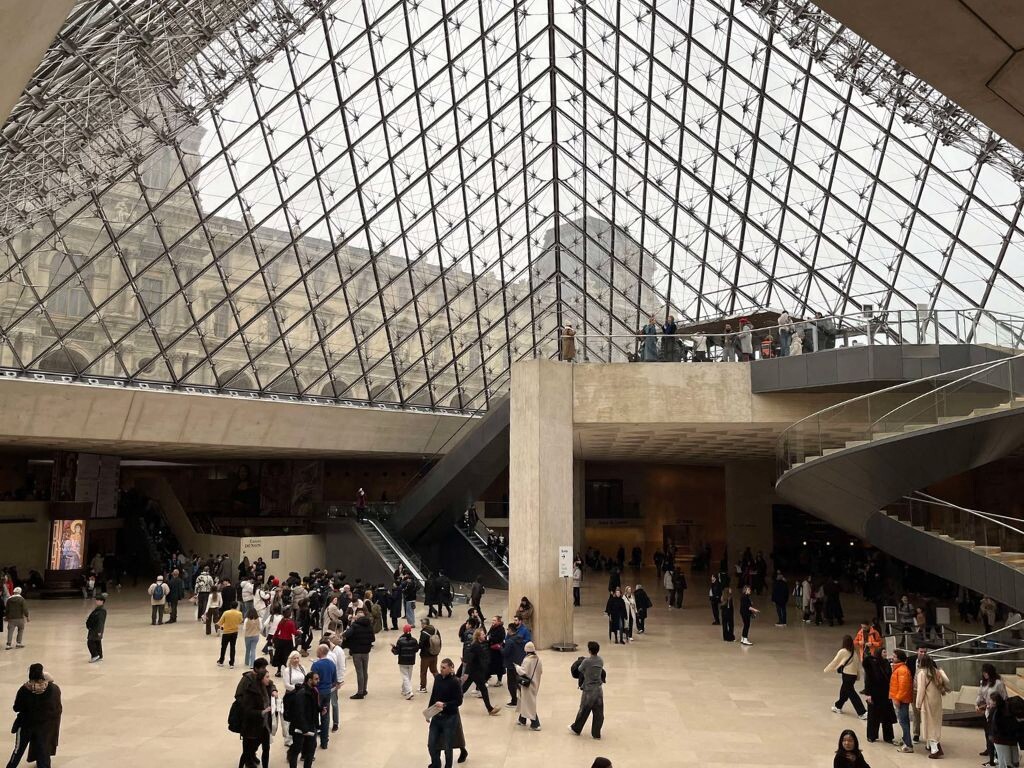 l'un des bijoux dérobés a été retrouvé aux abords de l'édifice