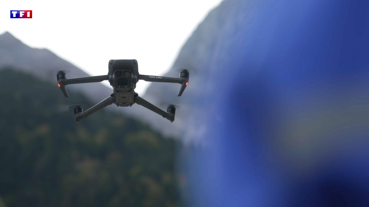 "On a eu l'idée d'utiliser le drone" : les images de l'opération de secours inédite de 2 alpinistes dans les Pyrénées