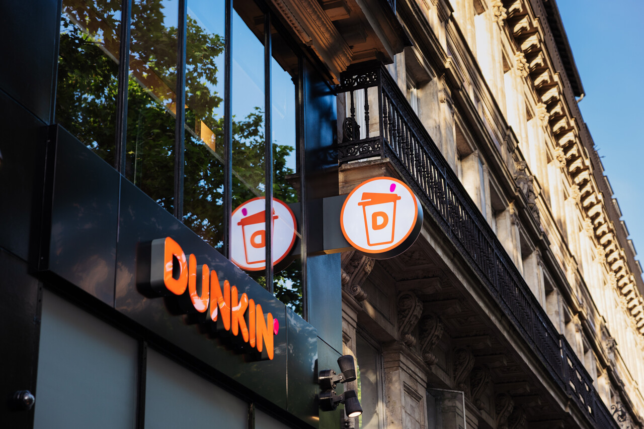 La chaîne américaine Dunkin' Donuts poursuit sa conquête de l'Île-de-France et ouvre quatre boutiques