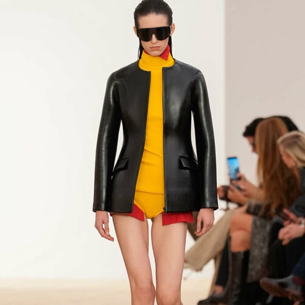 Paris Fashion Week : Loewe, Nina Ricci, Givenchy et Victoria Beckham