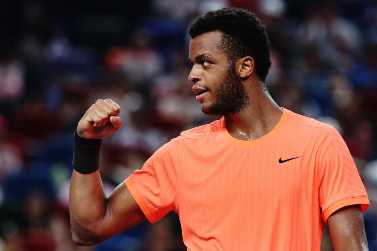 Giovanni Mpetshi Perricard frappe 39 aces pour battre Emil Ruusuvuori au premier tour à Bruxelles