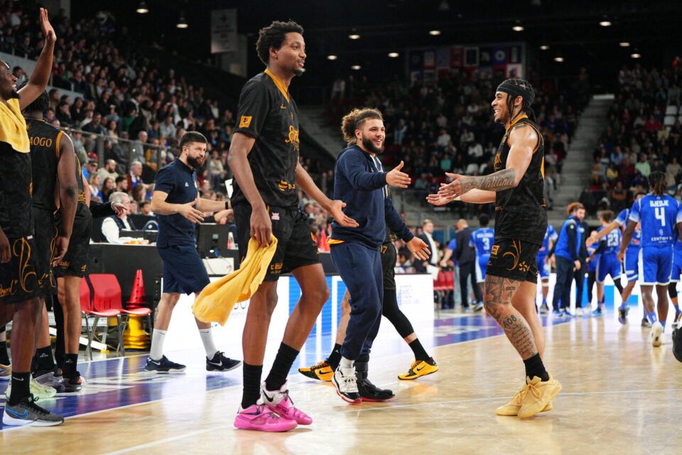 Après 15 minutes de jeu, la joie ébroïcienne faisait plaisir à voir. Elle ne va, hélas, pas durer...