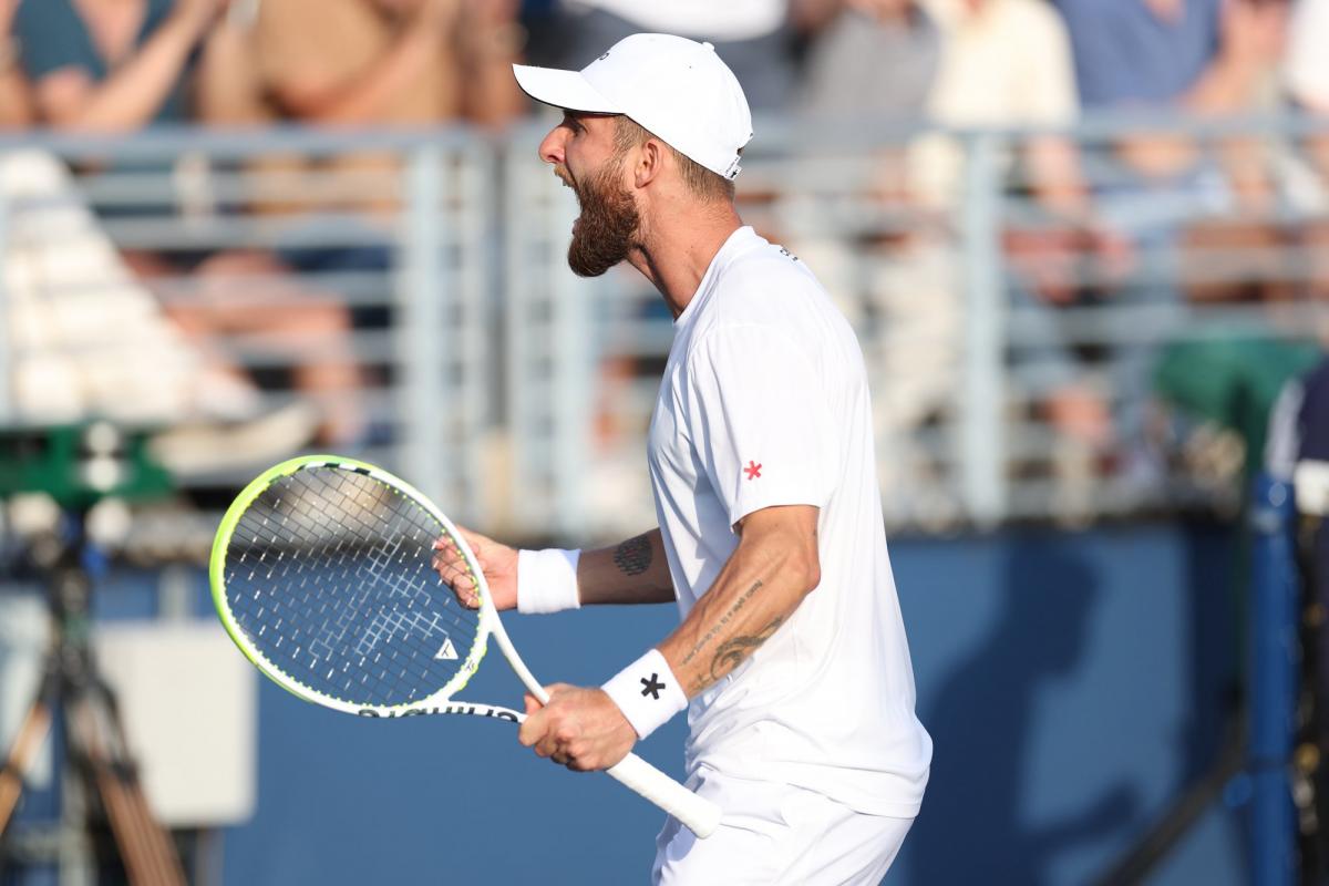Corentin Moutet se sort du piège Jan-Lennard Struff en deux sets et rejoint les demi-finales à Almaty - L'Équipe
