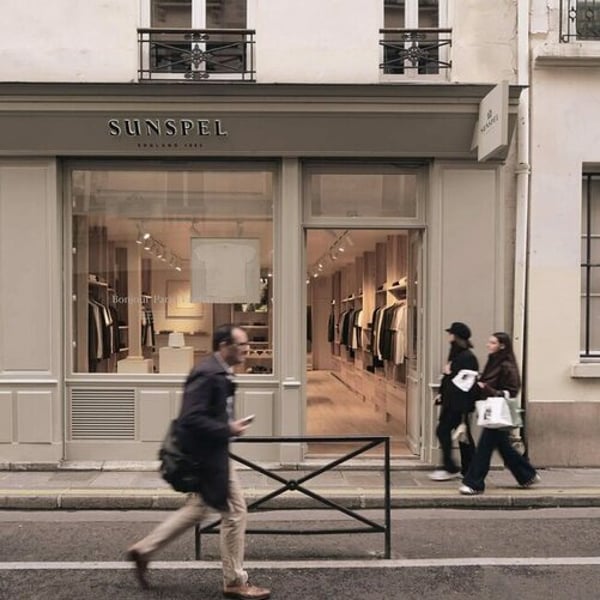 Sunspel installe ses polos britanniques dans le Marais à Paris
