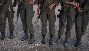 Israël affirme que « toute violation ou tentative de franchissement » de la ligne de retrait dans l’enclave seront « réprimées par les tirs »