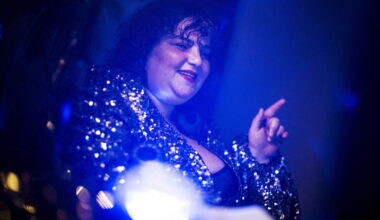Paris. Anne Hidalgo dénonce la vague de haine visant la DJ Barbara Butch, à la tête de la Nuit Blanche 2026