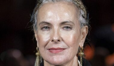 Carole Bouquet victime d'un malaise sur scène alors qu'elle jouait son spectacle à Paris