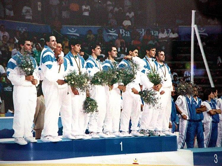 L'équipe d'Argentine de rink hockey 1992 sur le podium