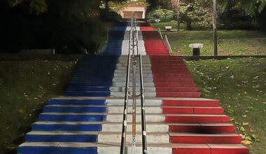 Lyon. Cet escalier aux couleurs de la Palestine repeint par l'extrême droite en drapeau français