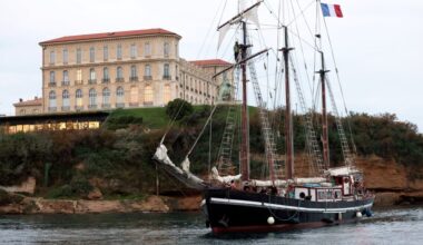 à Marseille, les ambassadeurs de paix à bord du "Bel Espoir" ont touché terre au J4