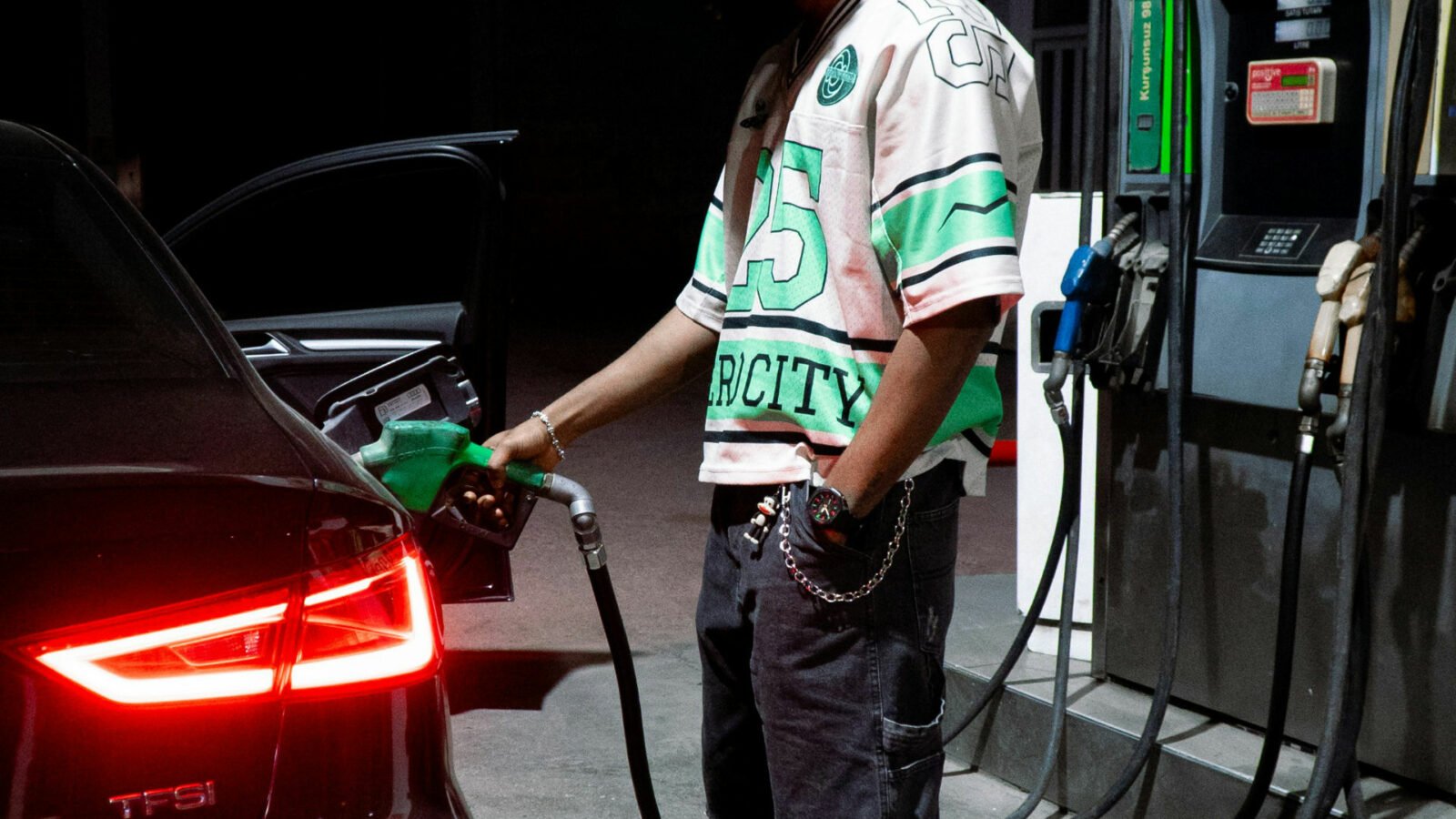 le gouvernent abandonne sa propre loi pour ne pas perdre des millions d'euros