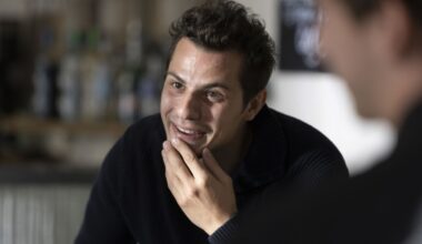 "J'étais mort donc j'en ai profité pour...", l'étonnante anecdote de Stéphane Monpetit (Eliott) à propos de la scène à la morgue