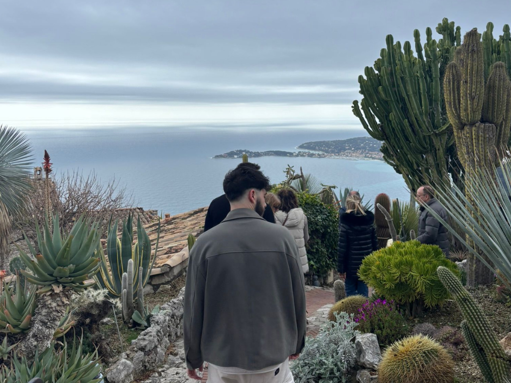 Près de Nice. Ce site envahi par les touristes prend une mesure pour limiter leur présence