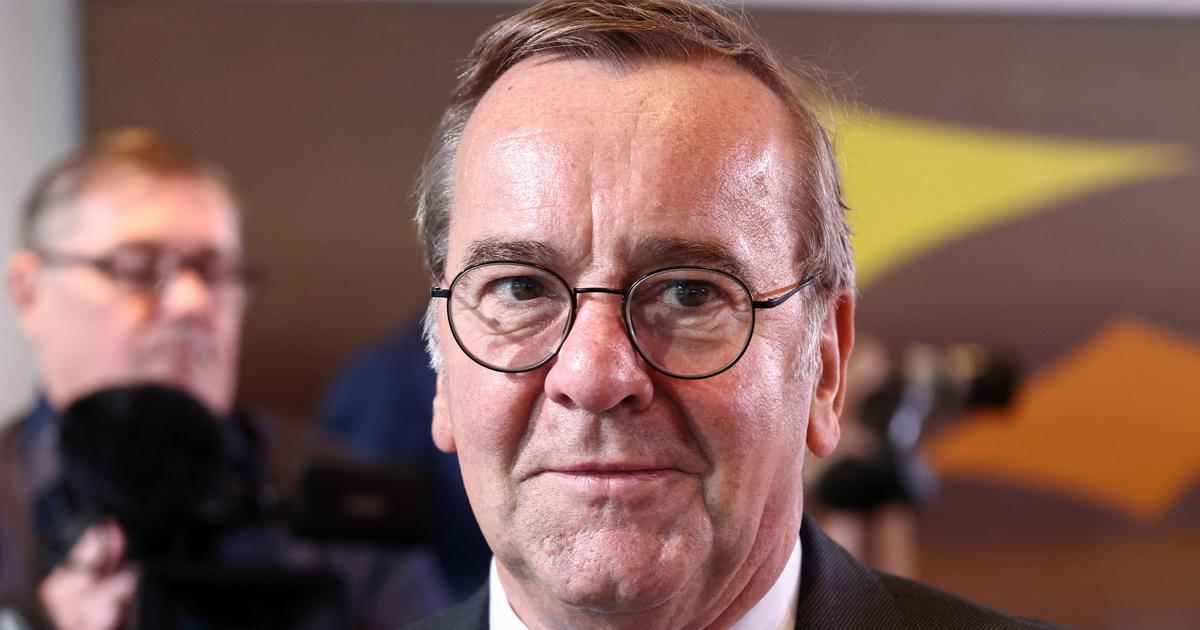 un couac sur le service militaire place le ministre de la Défense dans l’embarras