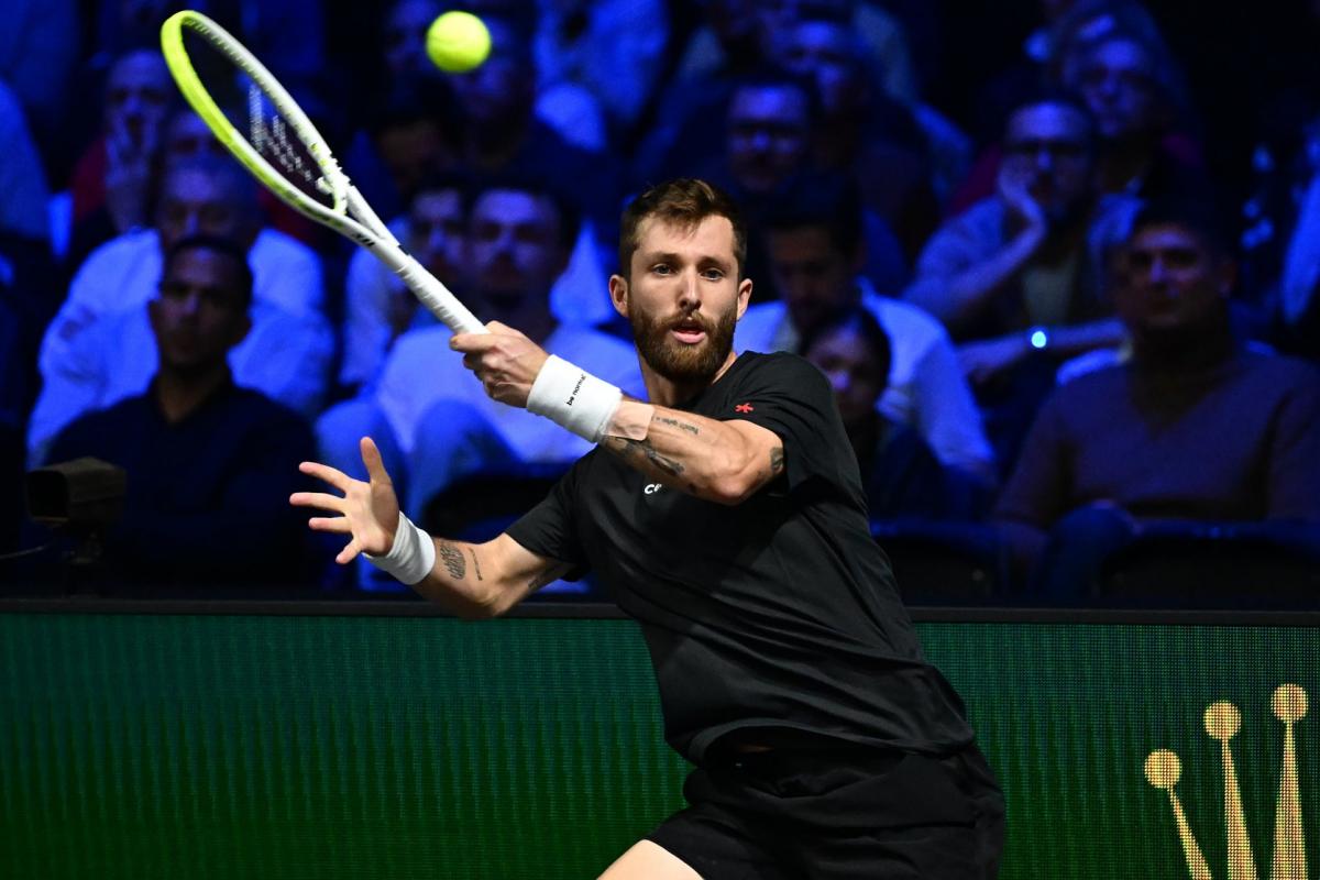Corentin Moutet s'en sort face à Reilly Opelka au premier tour du Rolex Paris Masters - L'Équipe