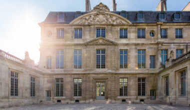 À Paris, le Musée Picasso se métamorphose et crée un fabuleux jardin de sculptures