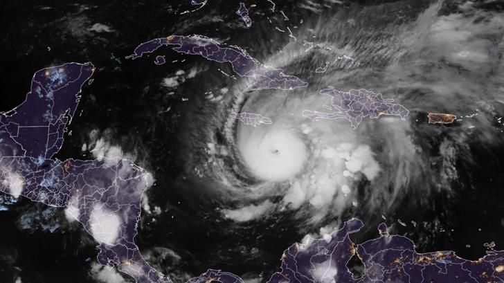 Cette image satellite fournie par le RAMMB/CIRA montre l’ouragan Melissa au sud-est de la Jamaïque le 26 octobre 2025.