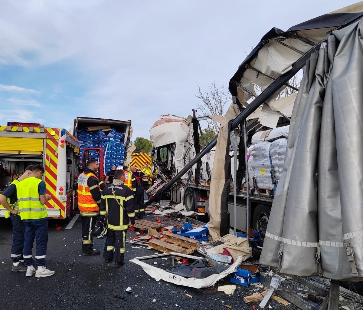 collision spectaculaire entre deux camions sur l’A9, un homme grièvement blessé