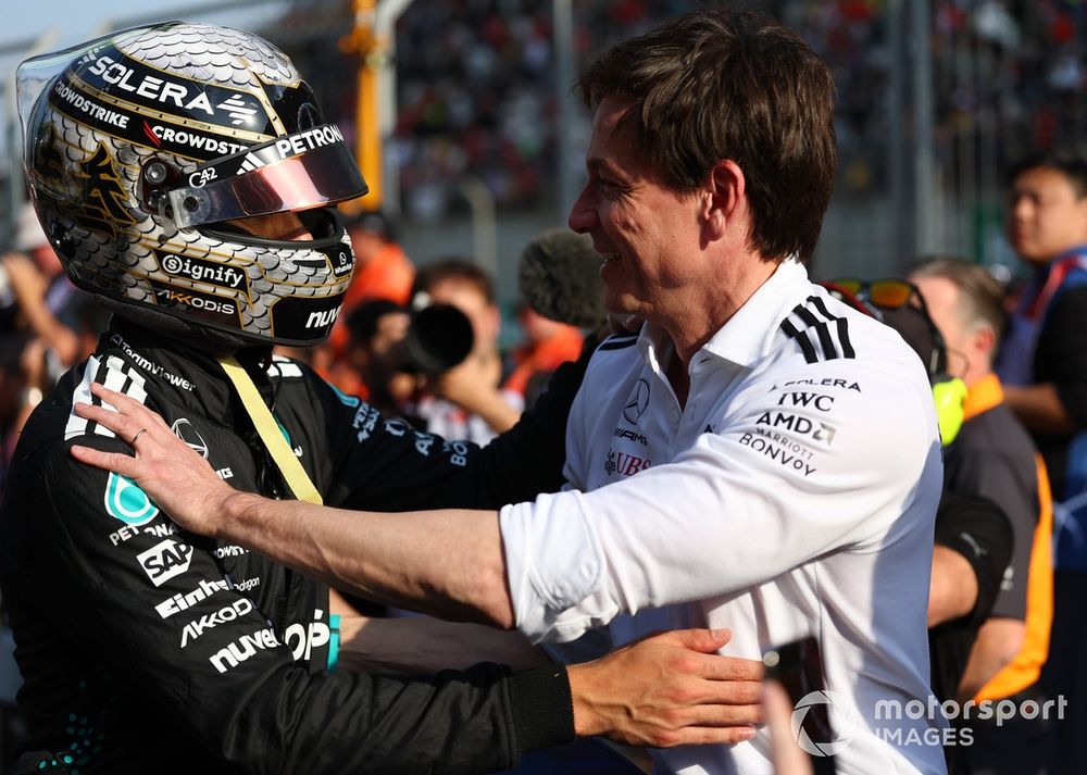 George Russell avec Toto Wolff.