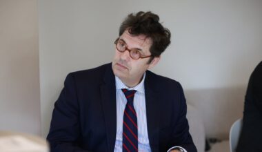 le préfet vient défendre son arrêté au tribunal