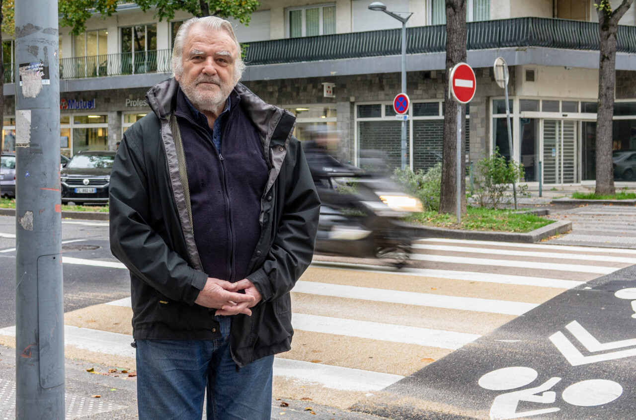 cet habitant en colère se mobilise contre ce carrefour dangereux