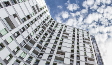 il brave son interdiction de paraître à l'Arlequin pour imprimer des documents Pôle Emploi 