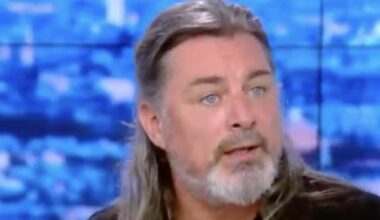 Regardez la colère, les larmes aux yeux, de Steven Gunnell, le réalisateur du film "Sacré Coeur" interdit de diffusion par le maire de Marseille: "Ca suffit ! Je ne supporte plus qu'on me censure et qu'on censure le christianisme en France" - VIDEO