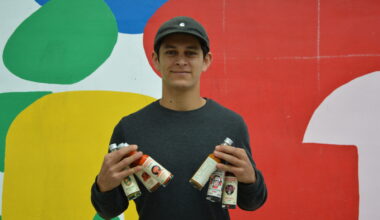 à Nantes, Hans crée des sauces piquantes artisanales