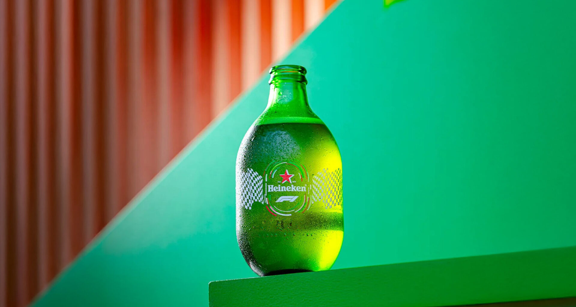 Heineken dévoile une bouteille inspirée de la F1 pensée comme une pièce de collection