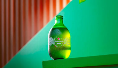 Heineken dévoile une bouteille inspirée de la F1 pensée comme une pièce de collection
