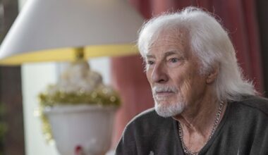 "Si je l’avais suivi…" : Hugues Aufray dévasté en évoquant le suicide de son frère