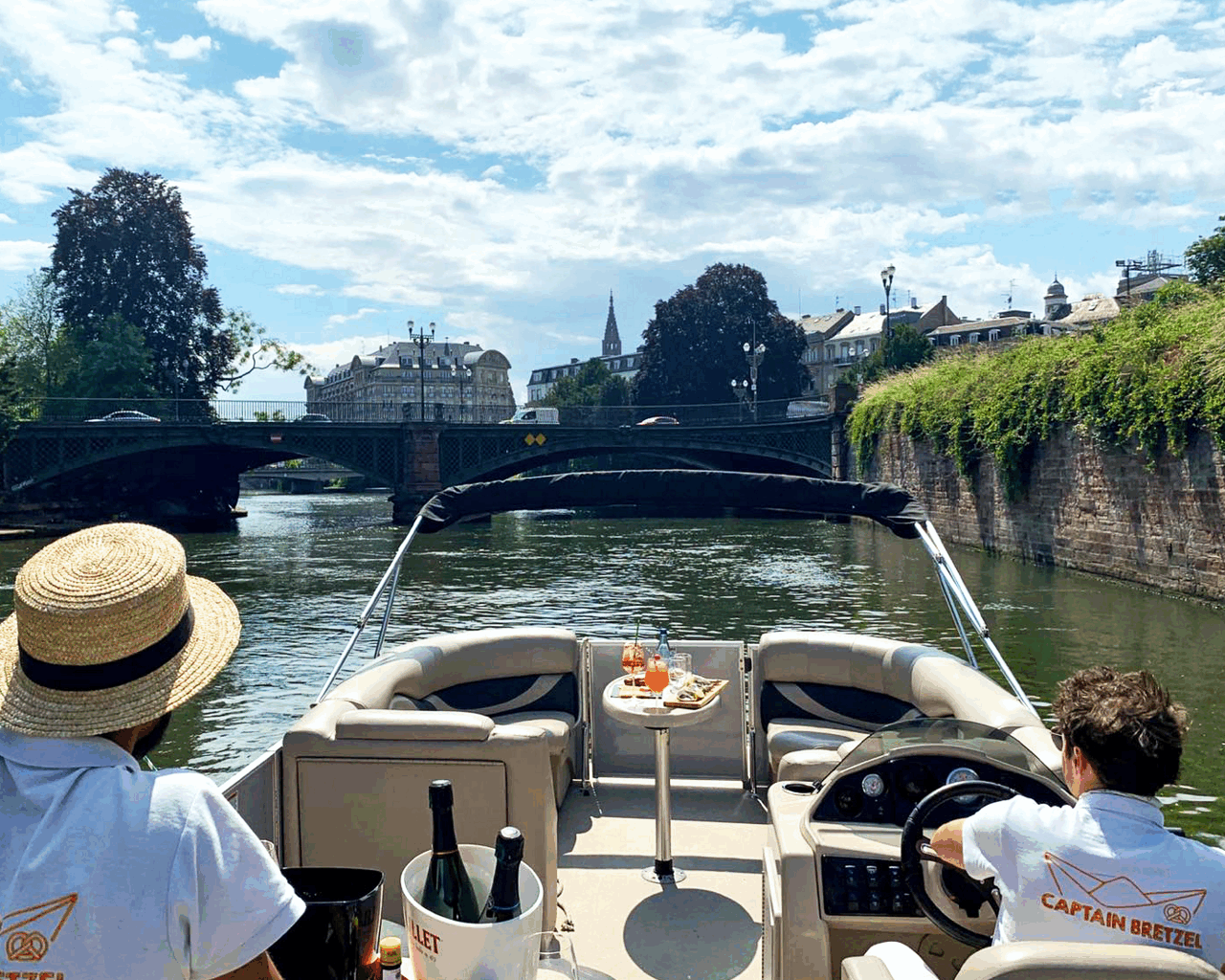Tout le mois d’octobre à Strasbourg, Captain Bretzel propose des croisières sur le thème de l’Oktoberfest